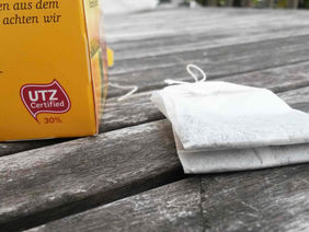 Das UTZ-Siegel auf einer Teeverpackung.