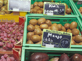 Exotische Früchte auf einem deutschen Markt