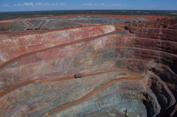 Ein Kupfertagebau in Australien.